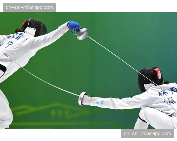 世界击剑锦标赛：中国女子重剑团体决赛憾负意大利摘银